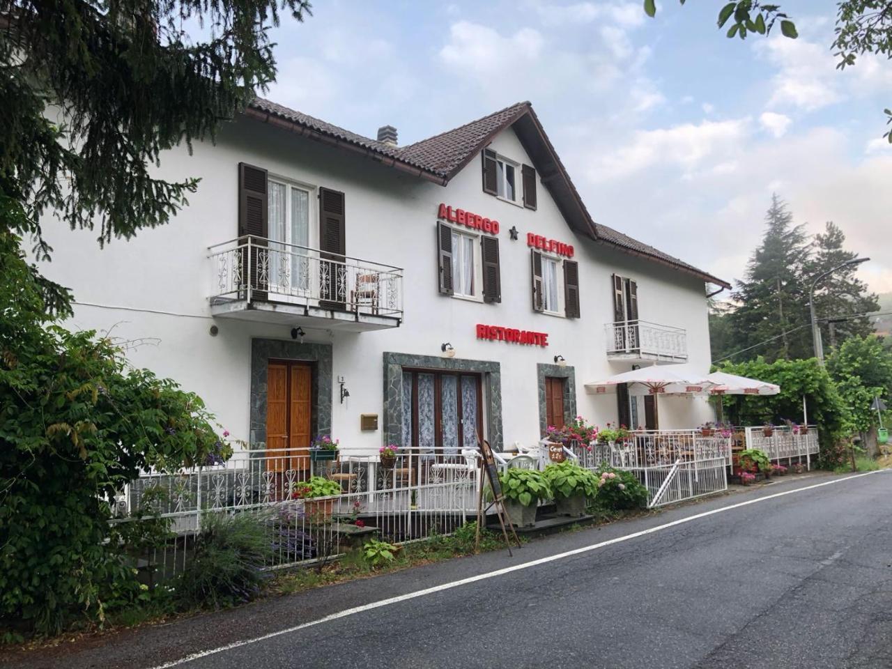 Albergo Delfino San Pietro d'Olba Экстерьер фото