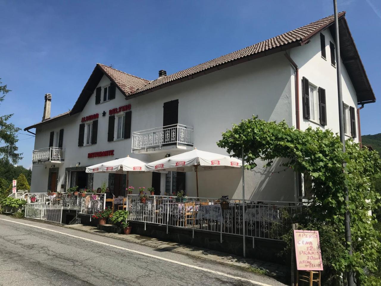 Albergo Delfino San Pietro d'Olba Экстерьер фото