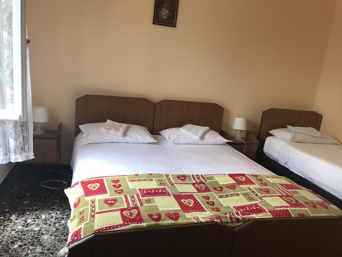 Albergo Delfino San Pietro d'Olba Экстерьер фото