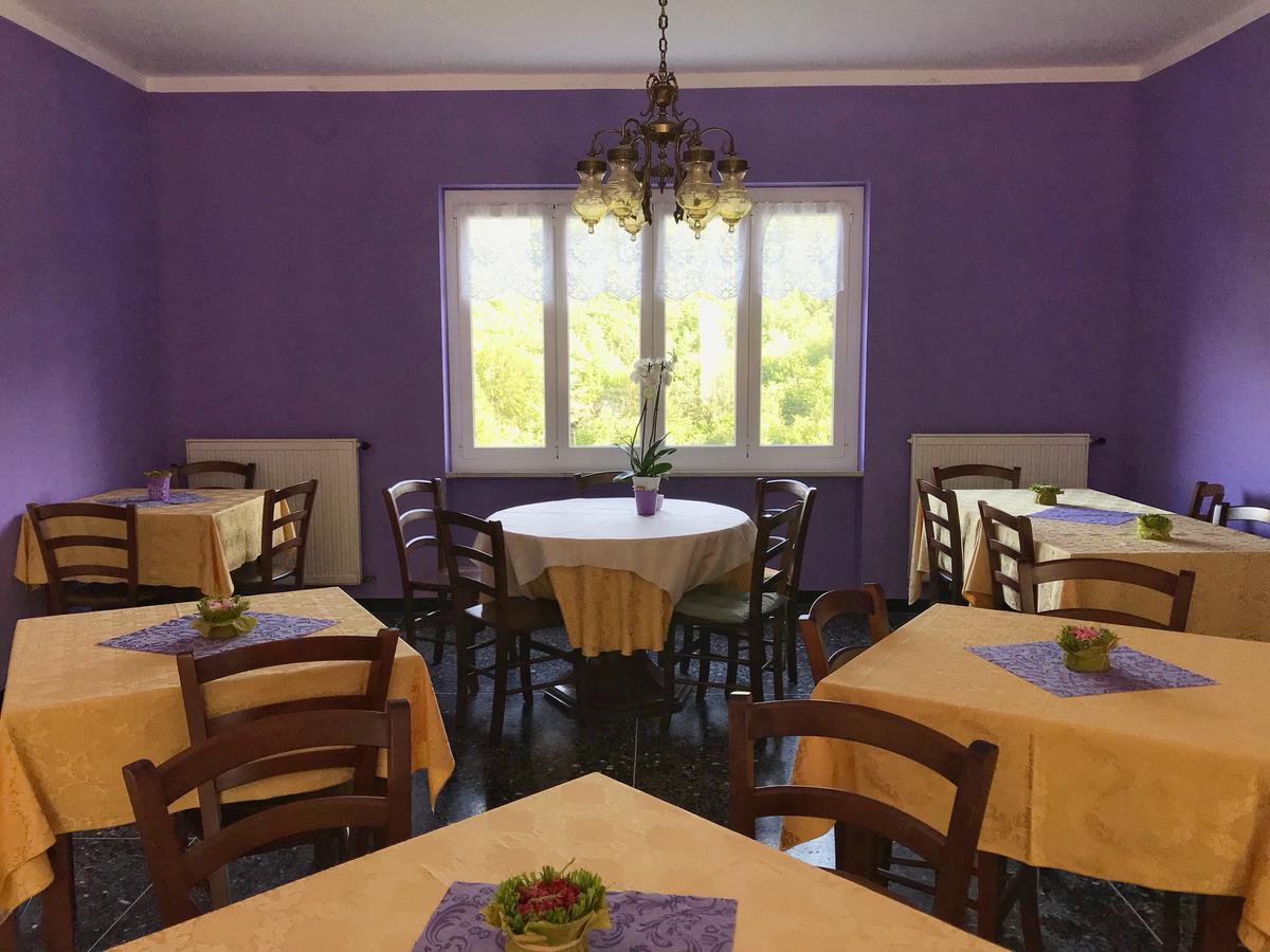 Albergo Delfino San Pietro d'Olba Экстерьер фото