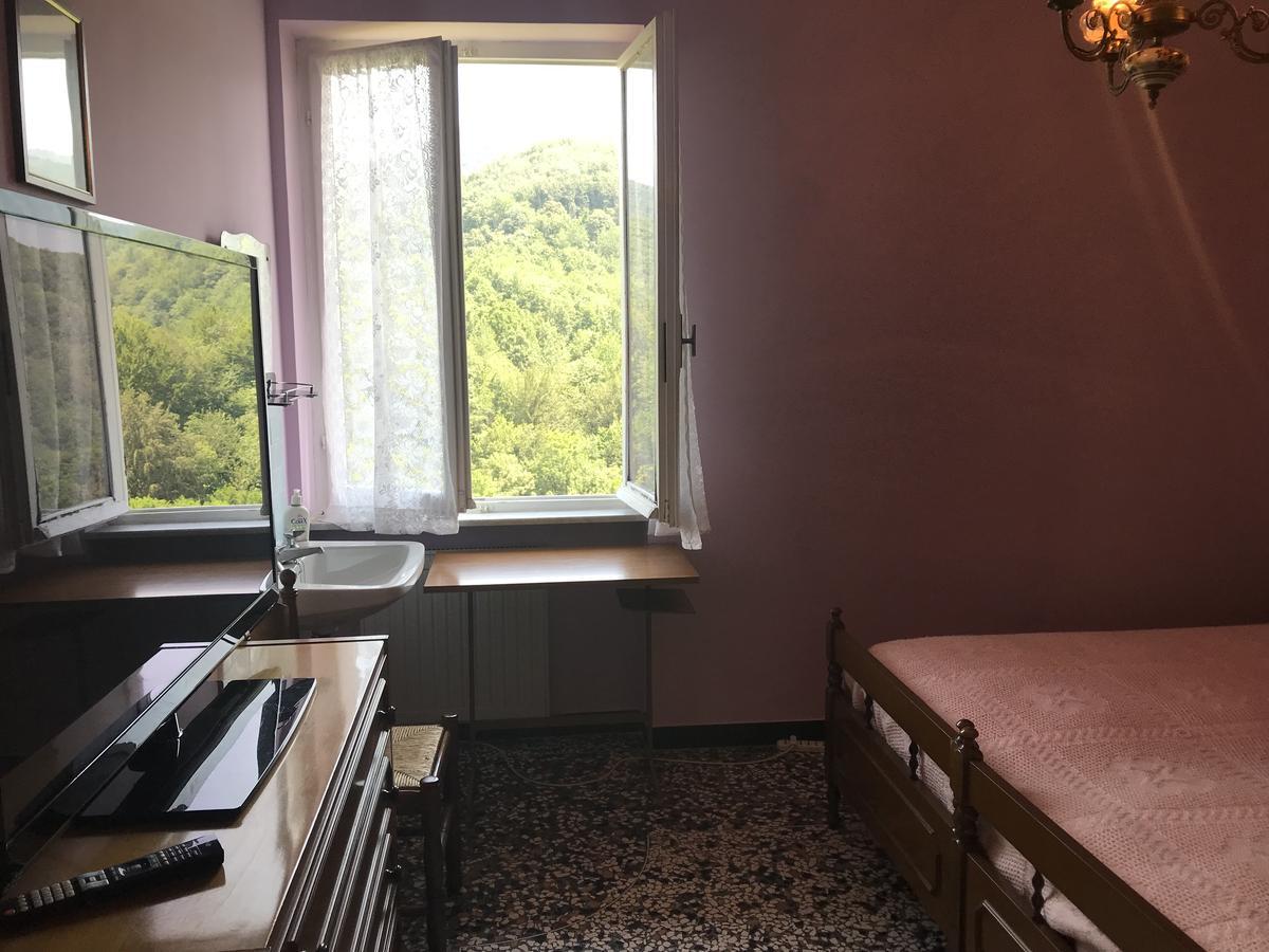 Albergo Delfino San Pietro d'Olba Экстерьер фото