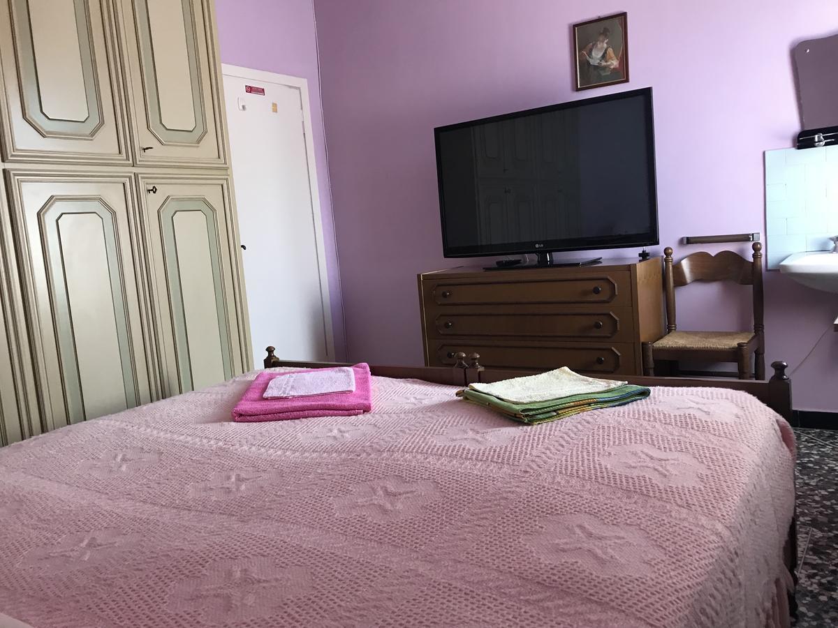 Albergo Delfino San Pietro d'Olba Экстерьер фото