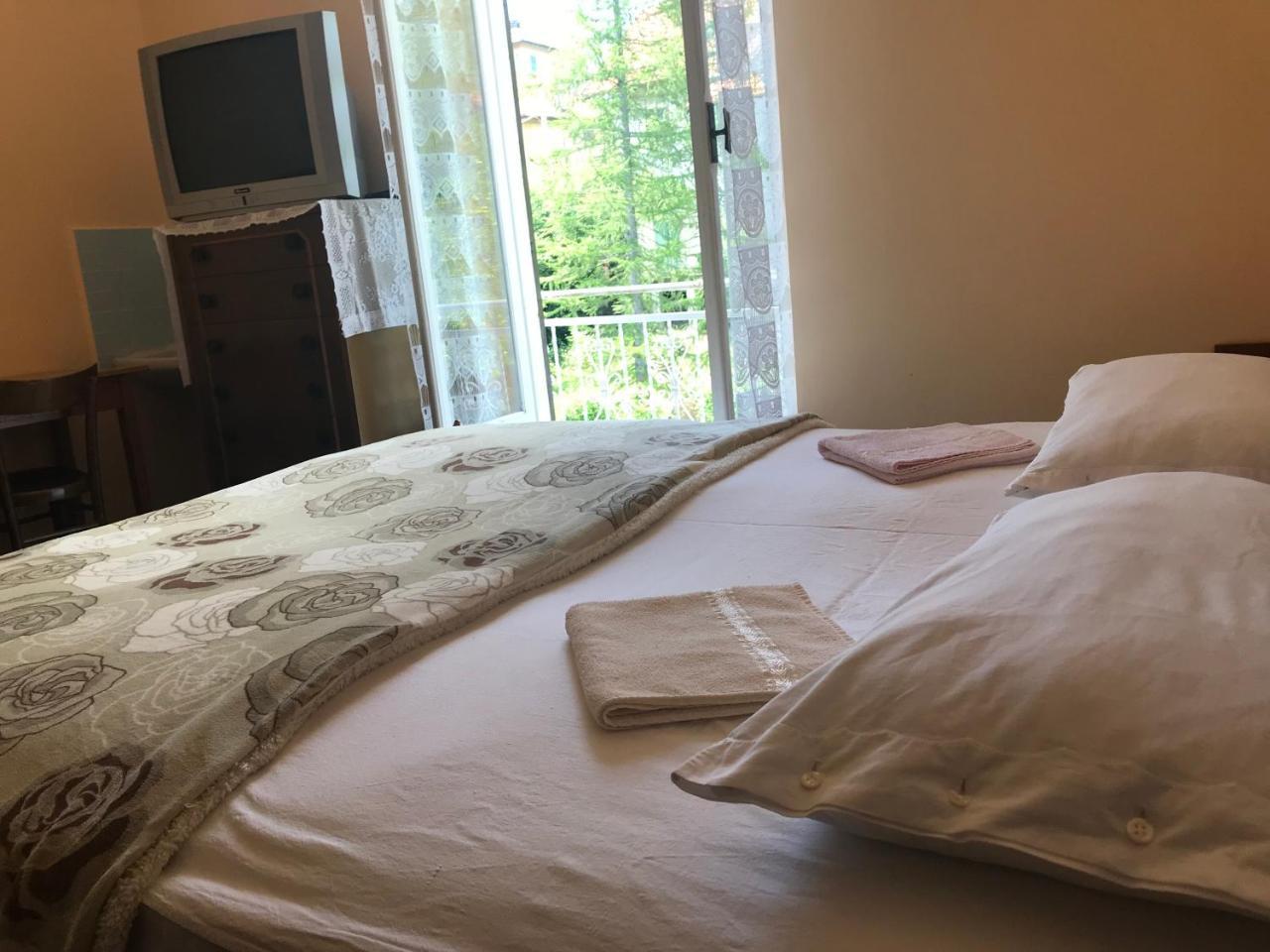 Albergo Delfino San Pietro d'Olba Экстерьер фото